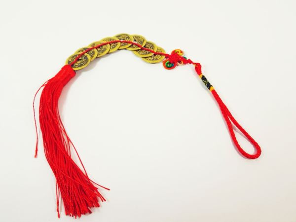 Dây treo 8 đồng tiền xu cổ